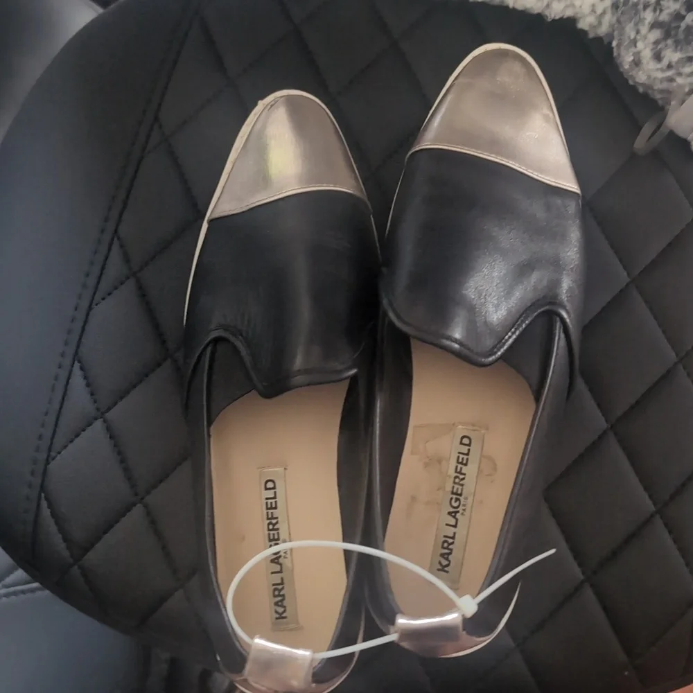 Karl Lagerfeld Size 8M Black & Silver Slip-On Loafers